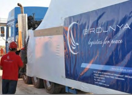 Bir Dunya flatbed loading heavy cargo